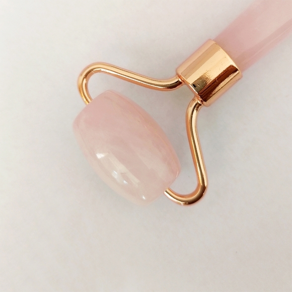 Jade Rollerball For Face - Picture 6 of 9